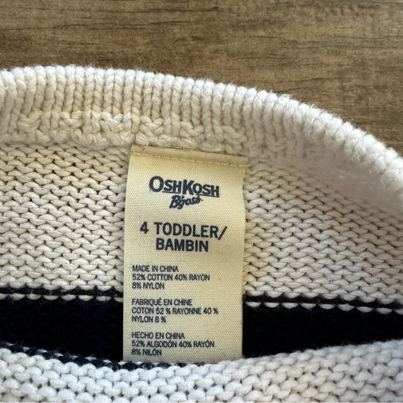 Oshkosh B’Gosh knit sweater star - Picture 2 of 5
